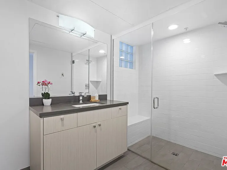 11912 Laurelwood Dr #201 — Photo 28