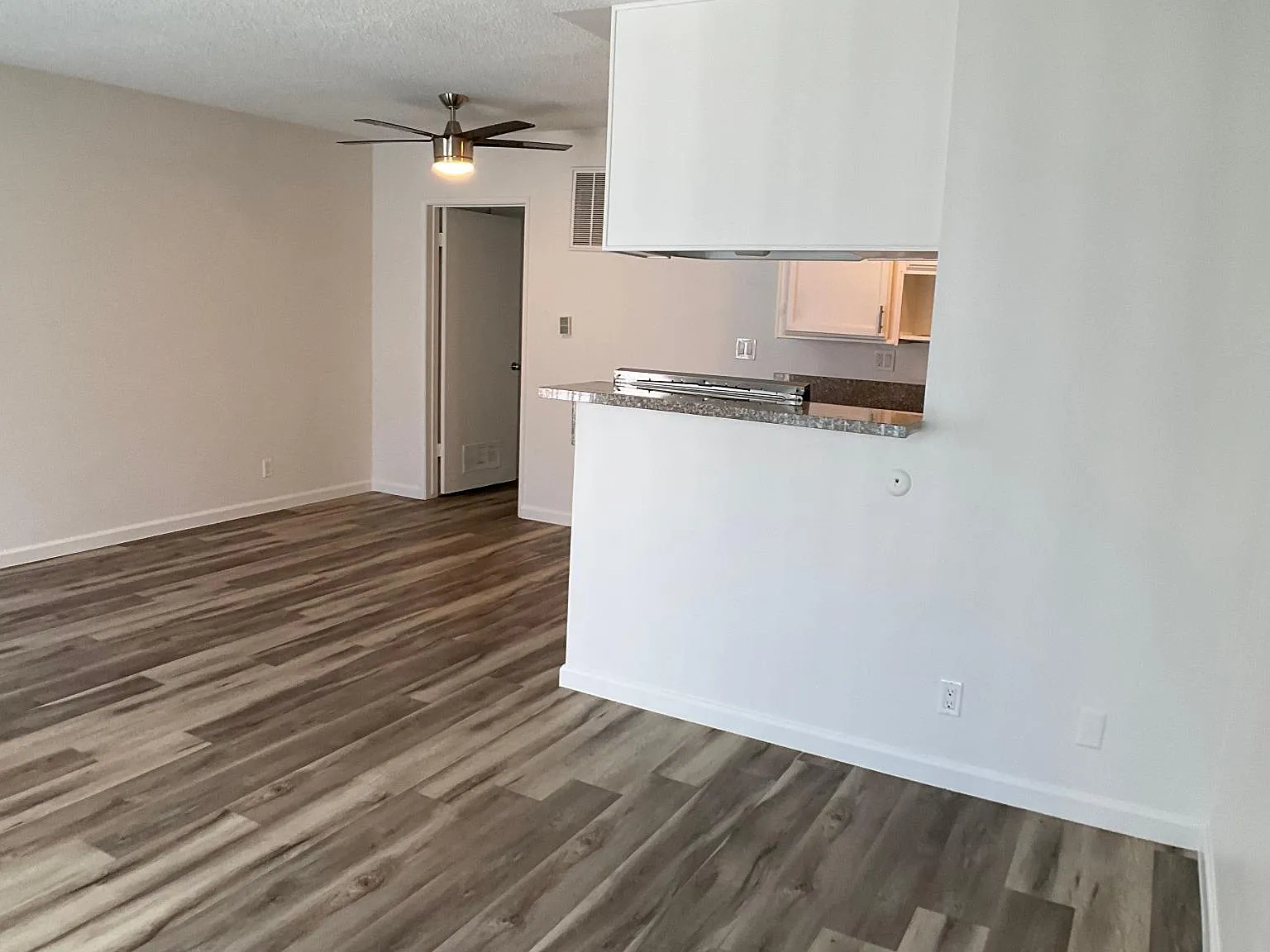 1 bed, 500 sqft, $1,750 — Photo 3