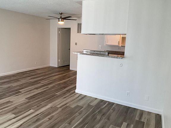 3rd image of 6225 Fulton Ave APT 4