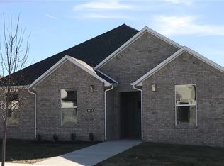 4853 W Sturgeon St, Fayetteville, AR 72704