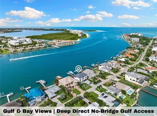 18 Pelican St E, Naples, FL 34113