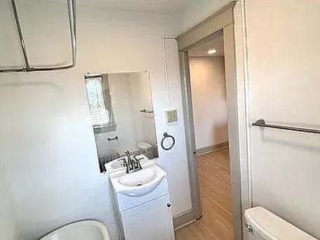40 W James St #7 — Photo 8