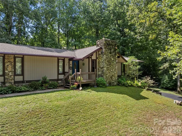 10 Brook Forest Dr, Arden, NC 28704