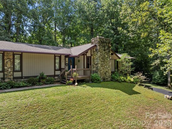 10 Brook Forest Dr, Arden, NC 28704