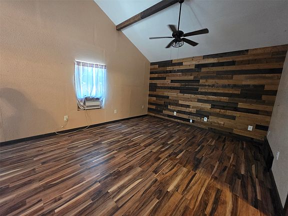 2nd image of 135 Giant Cedar Dr