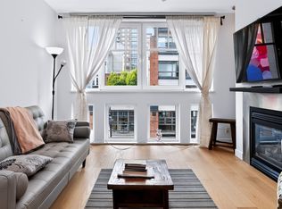 1072 Hamilton St #405, Vancouver, BC V6B 2R9