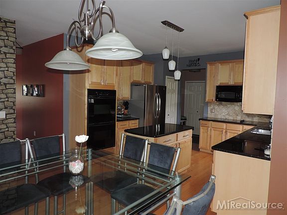 3rd image of 14077 Elmhurst Dr