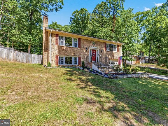 3rd image of 1013 Aquia Dr