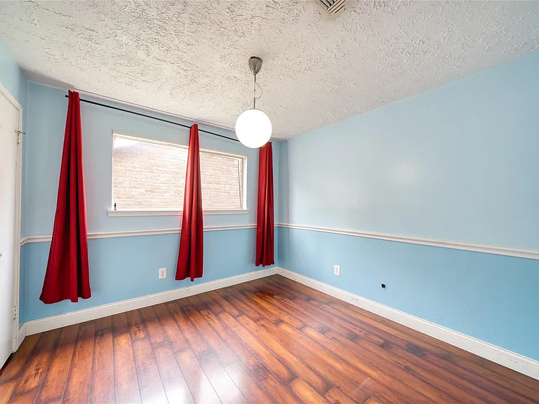 1323 Oakengates Dr — Photo 27