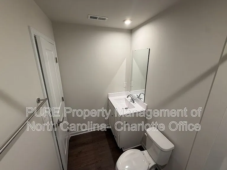5945 Granbury Dr — Photo 23
