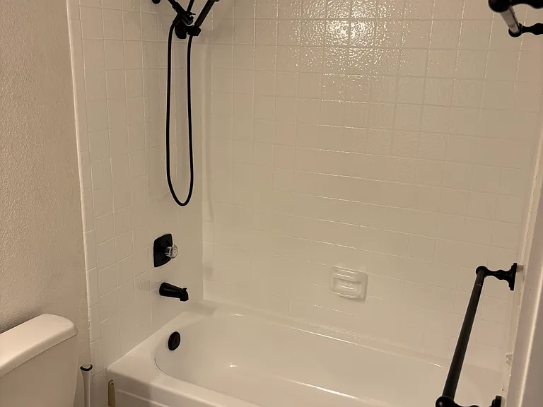 1916 W Jerome Ave #2 — Photo 9