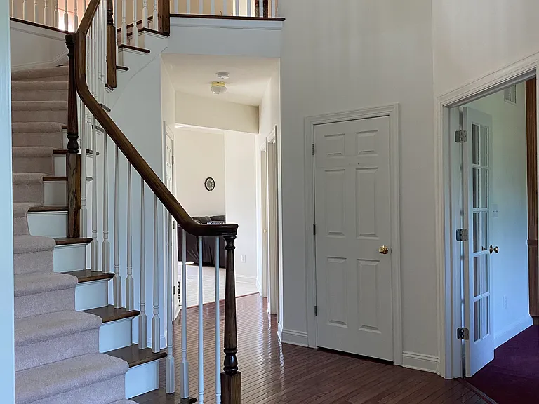 2 Old Mill Ct — Photo 5