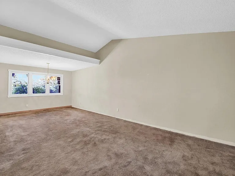 143 Ridgecrest Dr — Photo 5