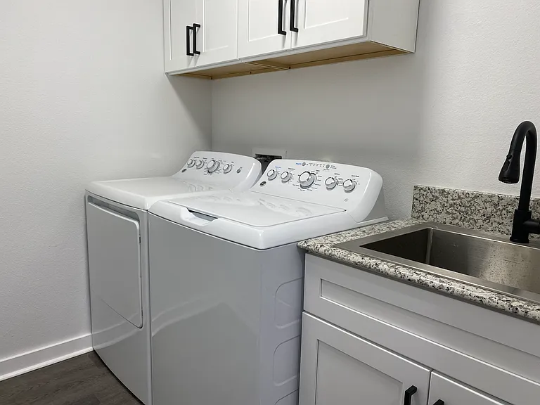 340 Sunnyside Dr #B — Photo 6