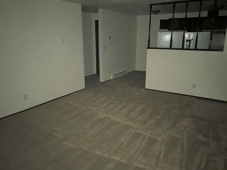 Woodland Park Apartments — Photo 9