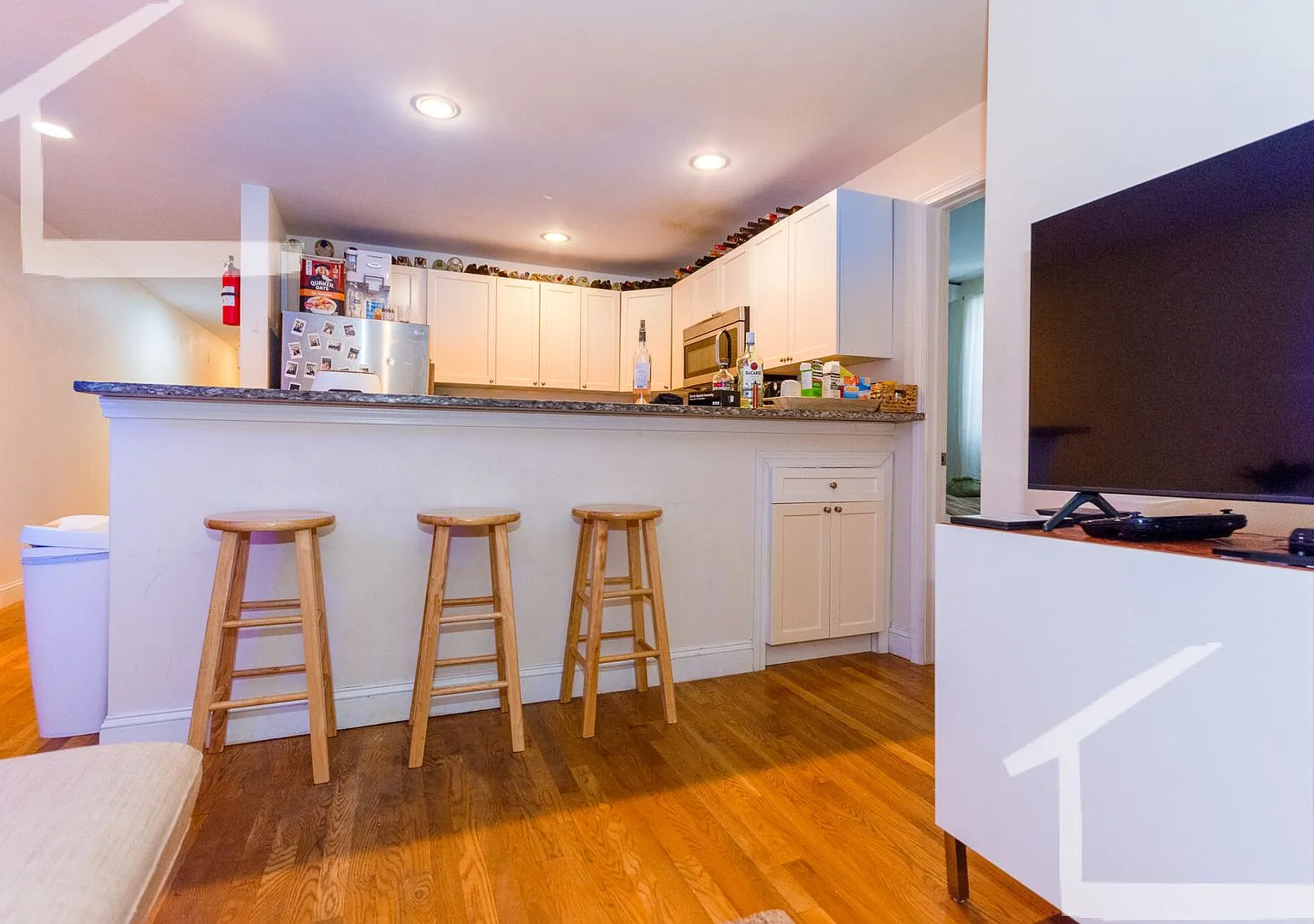 No Brokers fee. Steps from BU Agganis Arena, Heat, Hot Water Included, Laundry on a Site, Parking... — Photo 1