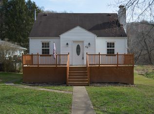 69 Ravel Rd, Elkview, WV 25071