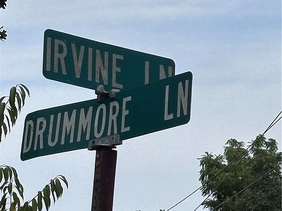 2nd image of 10 Irvine Ln #10