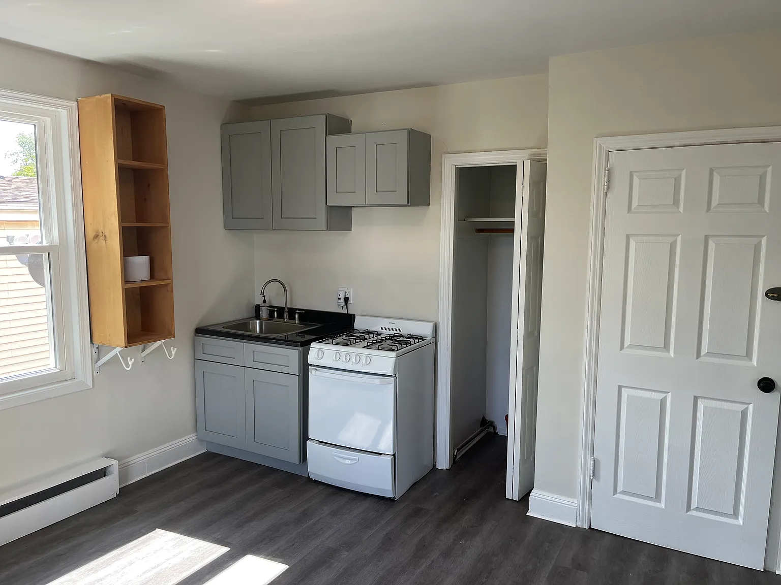 Travis Ave, Elmont — Photo 1
