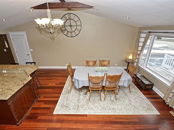 5th image of 215 E Woodworth Pl