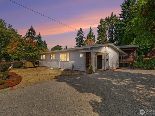 2618 NE 9th St, Renton, WA 98056