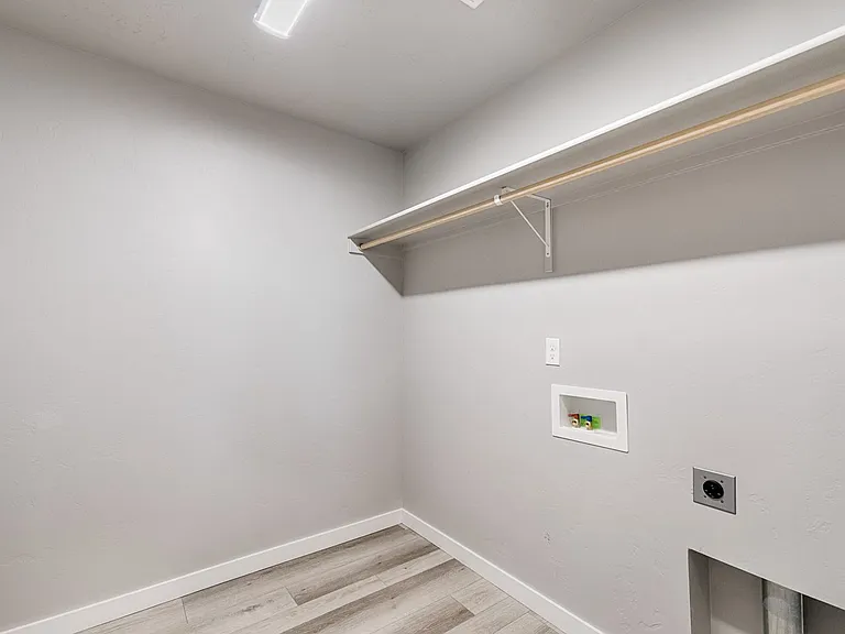 4346 N Nemea Ave — Photo 28