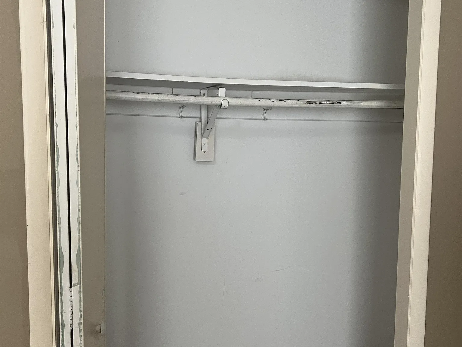 713 W Church St. - Apt 2 — Photo 4