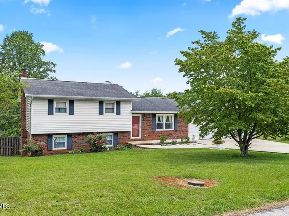 1540 Maple Hill Dr, Mt Carmel, TN 37645