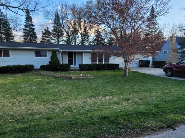 7417 Chippewa Dr, Wonder Lake, IL 60097
