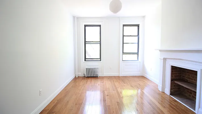 Rented by True Real Estate Group | media 21