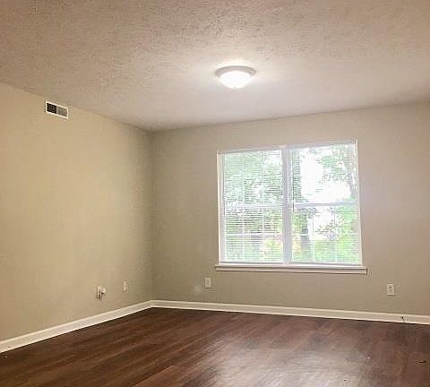 5th image of 3854 Northeast Dr Unit D
