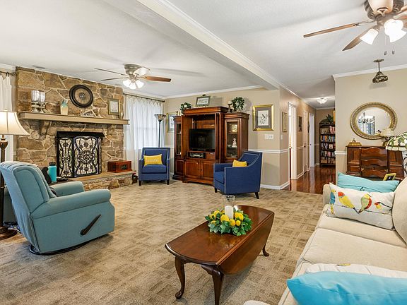 3rd image of 5709 Garrett Dr