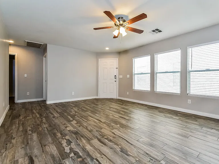5036 Ironhorse Ranch Ave — Photo 5