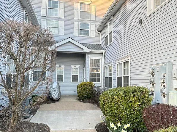 841 Mariposa Court, Morganville, NJ 07751