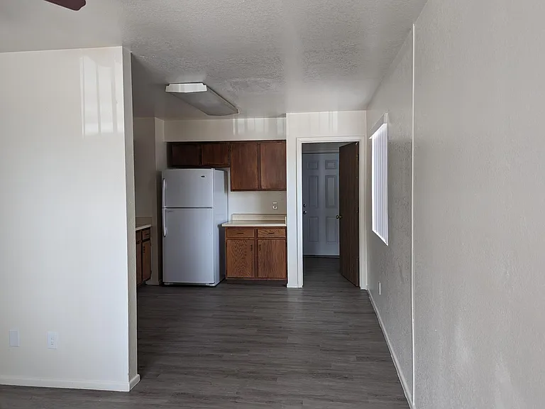 2059 N Winterhaven #101 — Photo 15