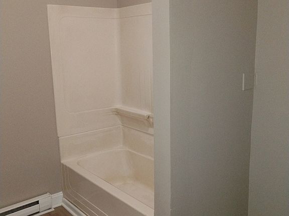 5th image of 127 Dove St APT 1