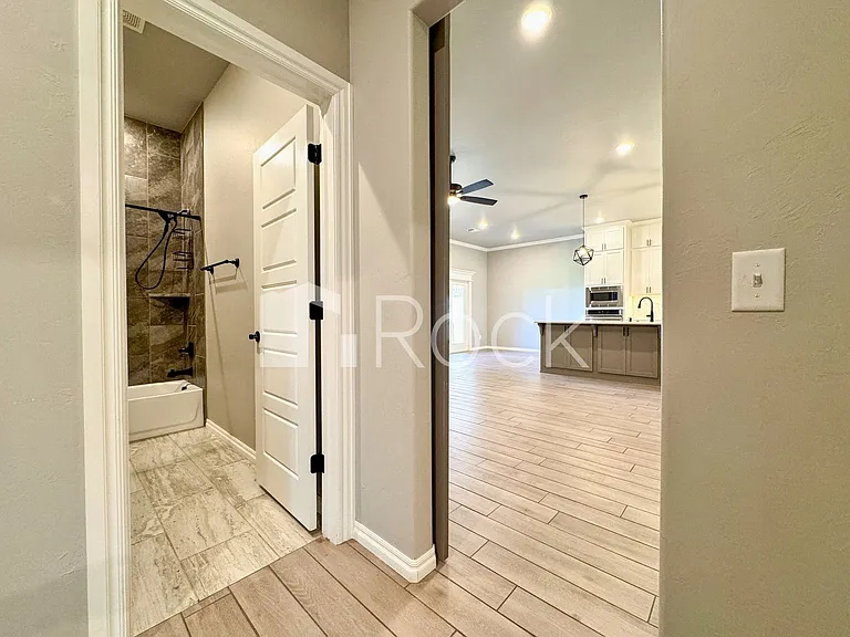 19113 Grove Pkwy — Photo 26