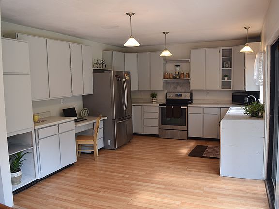 5th image of 6114 205th St E