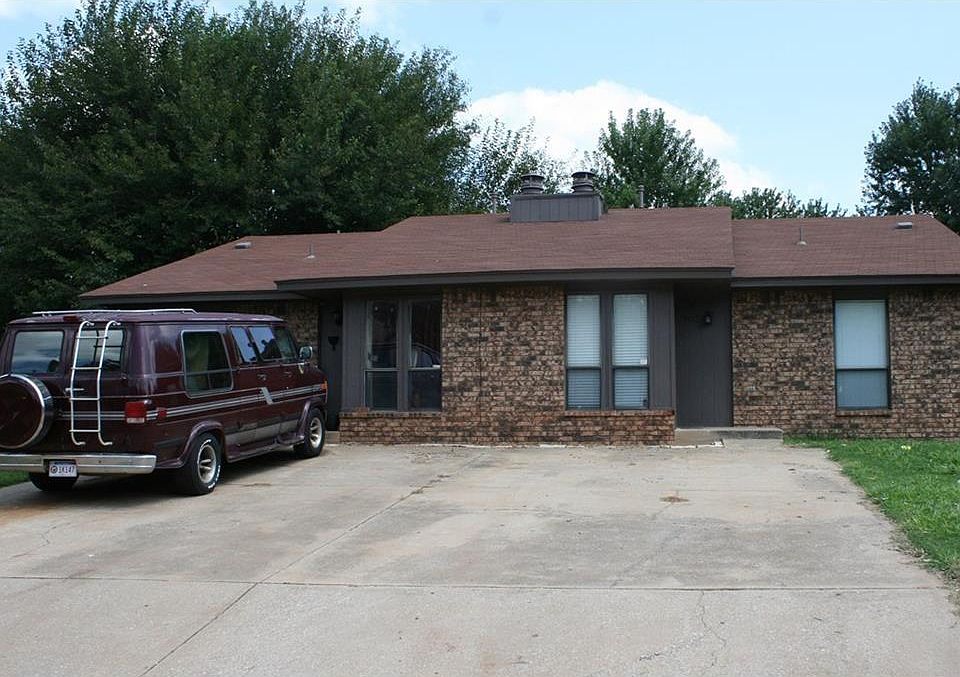1st image of 907 Acacia Cir #909