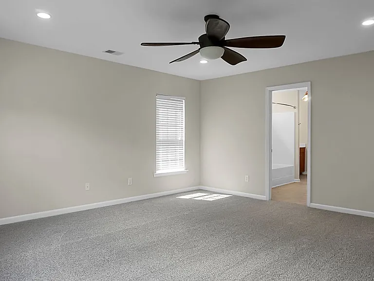 8003 Henderson Rd — Photo 35
