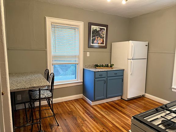 2nd image of 567 Bird Ave #2