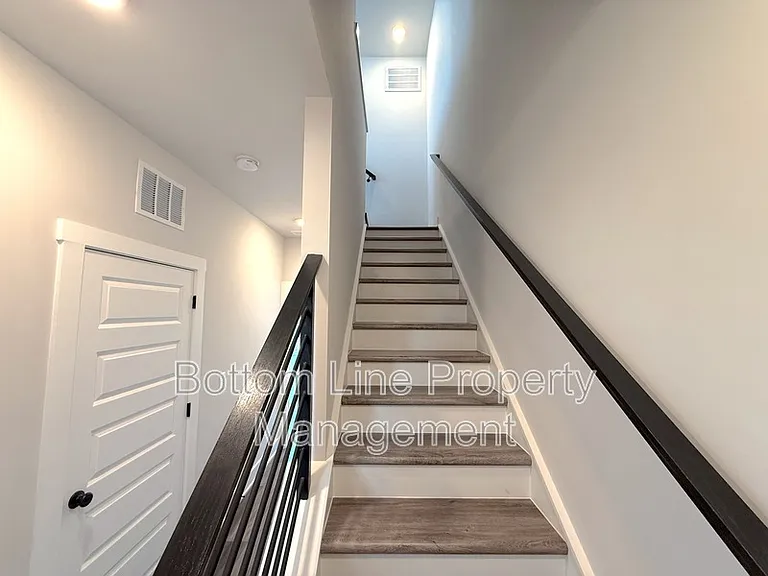 607 W Tremont Ave — Photo 22