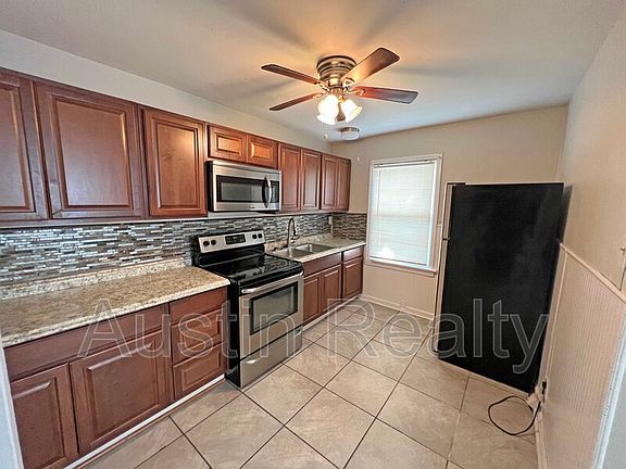 3rd image of 10201 Saint Katherine Ln
