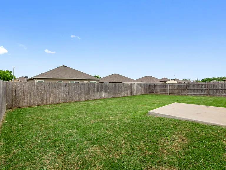 8011 Fieldstone Dr — Photo 23