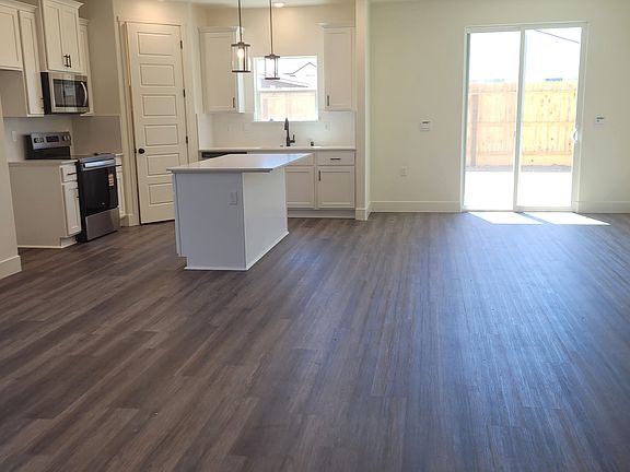 3rd image of 4784 Alexandra Ct