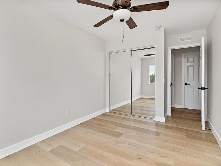 1460 Heidi Cir — Photo 13