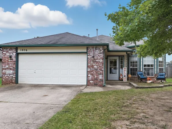1076 E 131st Pl, Glenpool, OK 74033