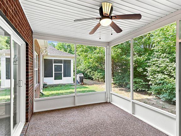 3rd image of 508 Indian Ridge Cir