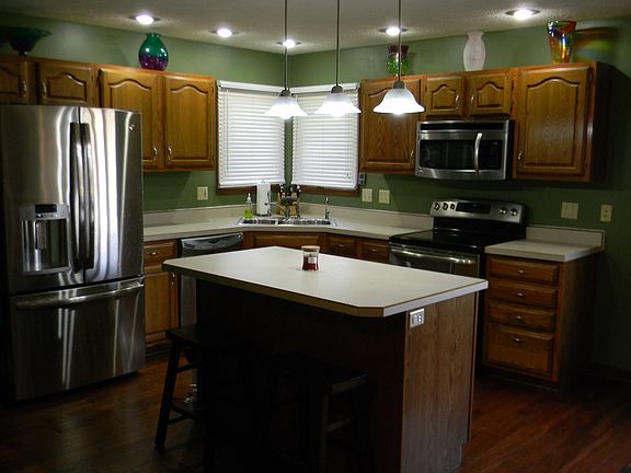 3rd image of 10352 Terri Ln