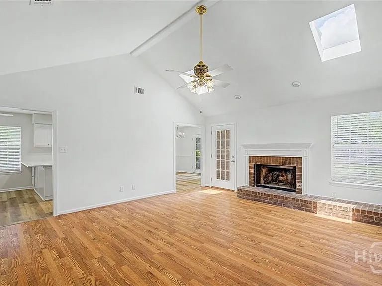 85 S Oak Rd — Photo 3